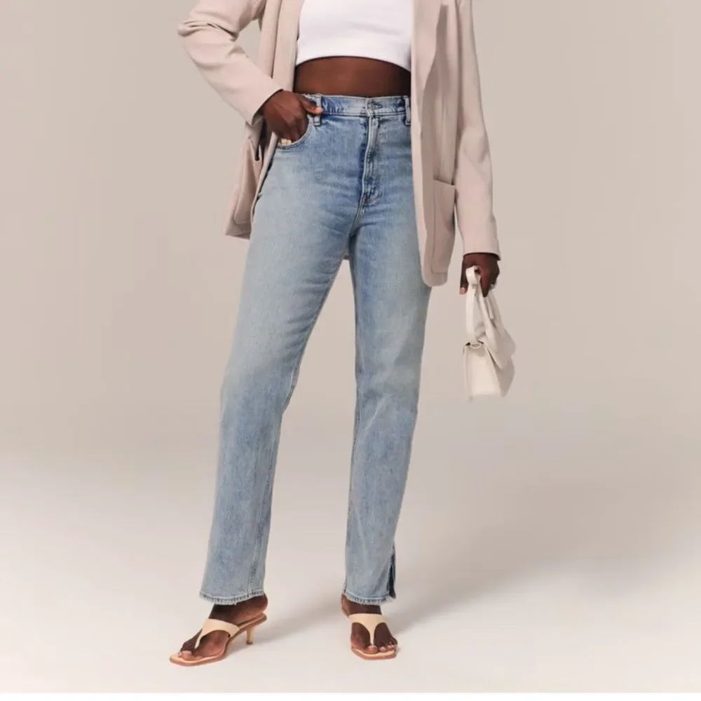 Abercrombie & Fitch 90s Straight Ultra High Rise Jeans with Vent Hem